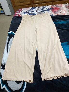 Women’s Wide-Leg Cream dress Pants